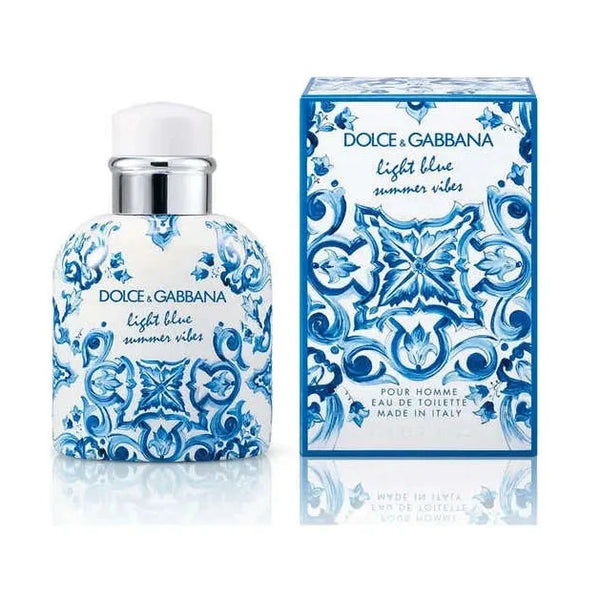 Capture the essence of summer with D&G Light Blue Summer Vibes, a limited edition fragrance for women that evokes the sun-drenched Mediterranean. This citrusy and fruity scent opens with sparkling bergamot and sweet peach, leading to a warm and woody base of cedarwood. Find enticing deals on D&G Light Blue Summer Vibes and other alluring perfumes at Canada's top online fragrance retailer. Key Scents Top Notes: Calabrian Bergamot Middle Notes: Peach Base Notes: Cedar