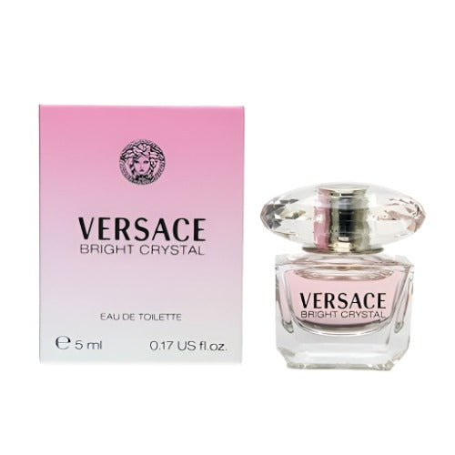 Elevate your fragrance collection with Versace's Bright Crystal Mini. This alluring scent features notes of pomegranate, peony, and magnolia, creating a luxurious and sensual experience. Perfect for on-the-go touch-ups or as a coveted addition to your handbag, indulge in the exclusivity of Versace.